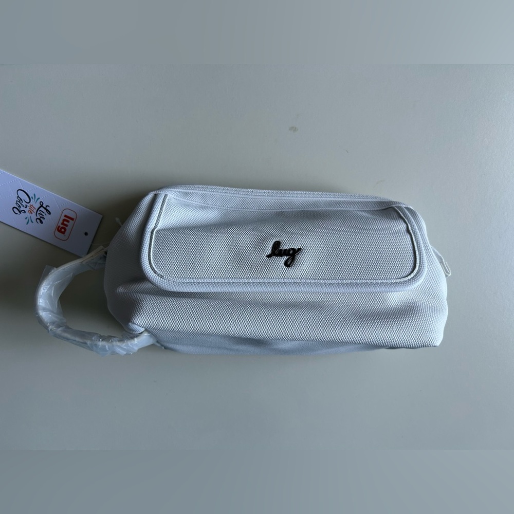 LUG VL VIA MATTE LUXE TOILETRY CASE WHITE NWT